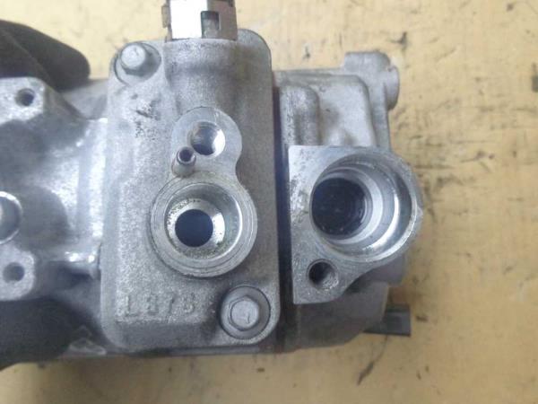 COMPRESSEUR DE CLIMATISATION VAG - Vue 3